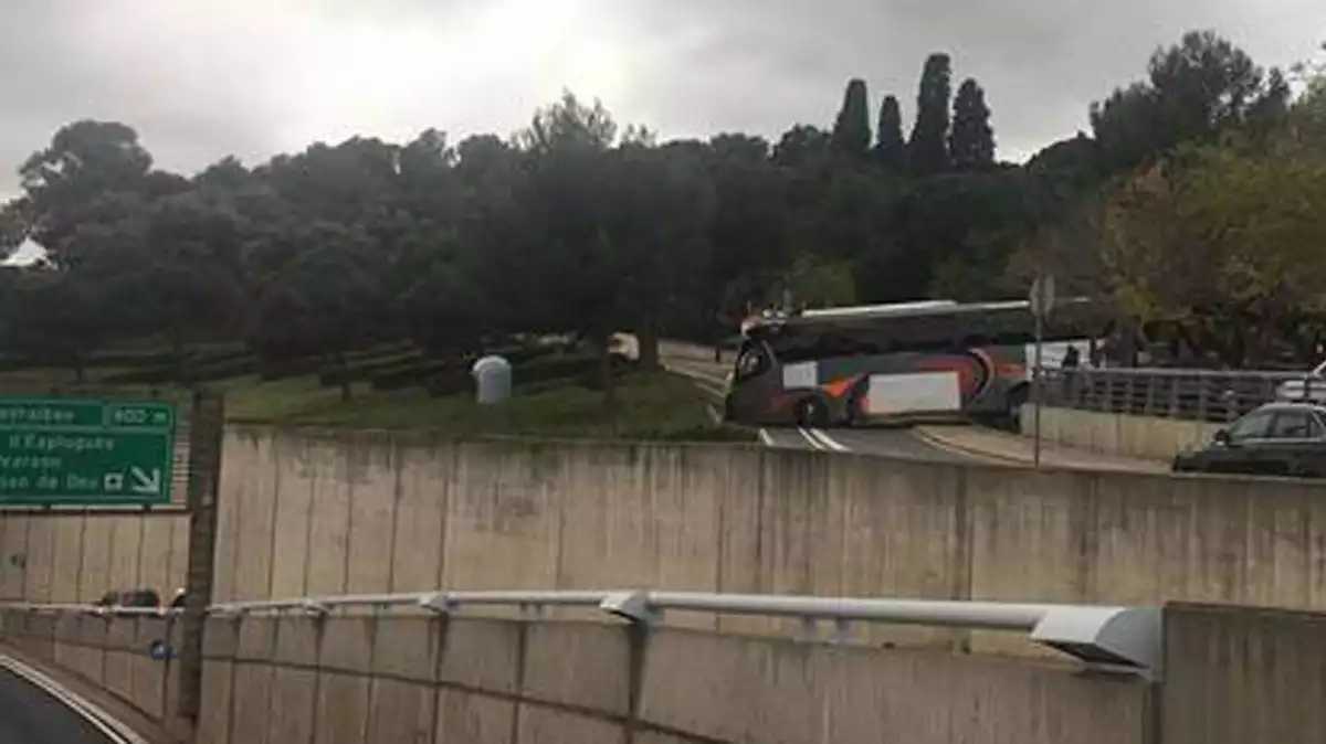 Autobús escolar accidentat a Barcelona