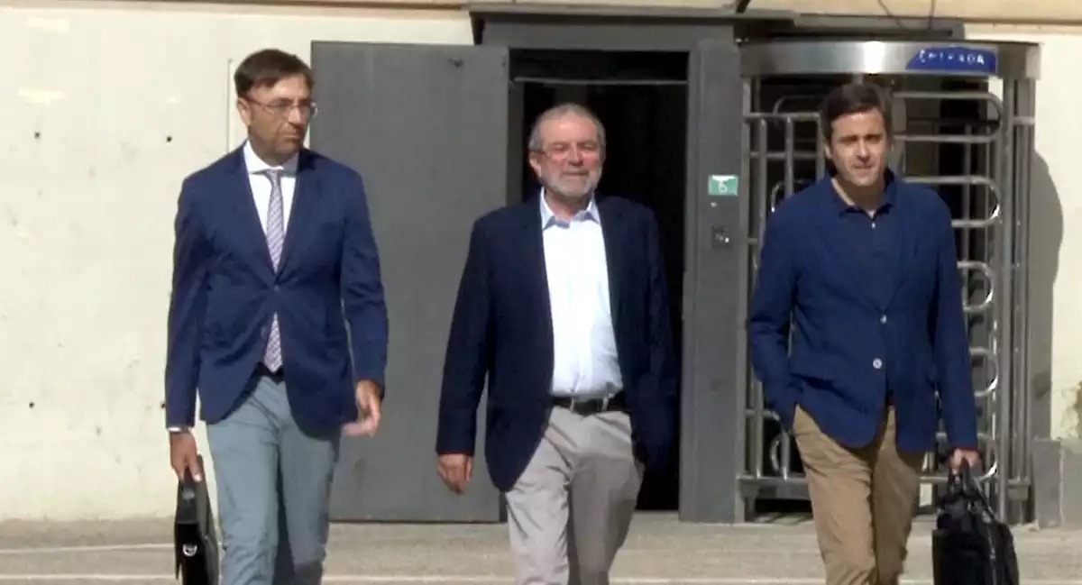 L'expresident de la Diputació de Lleida, Joan Reñé, arribant a declarar als jutjats de Lleida