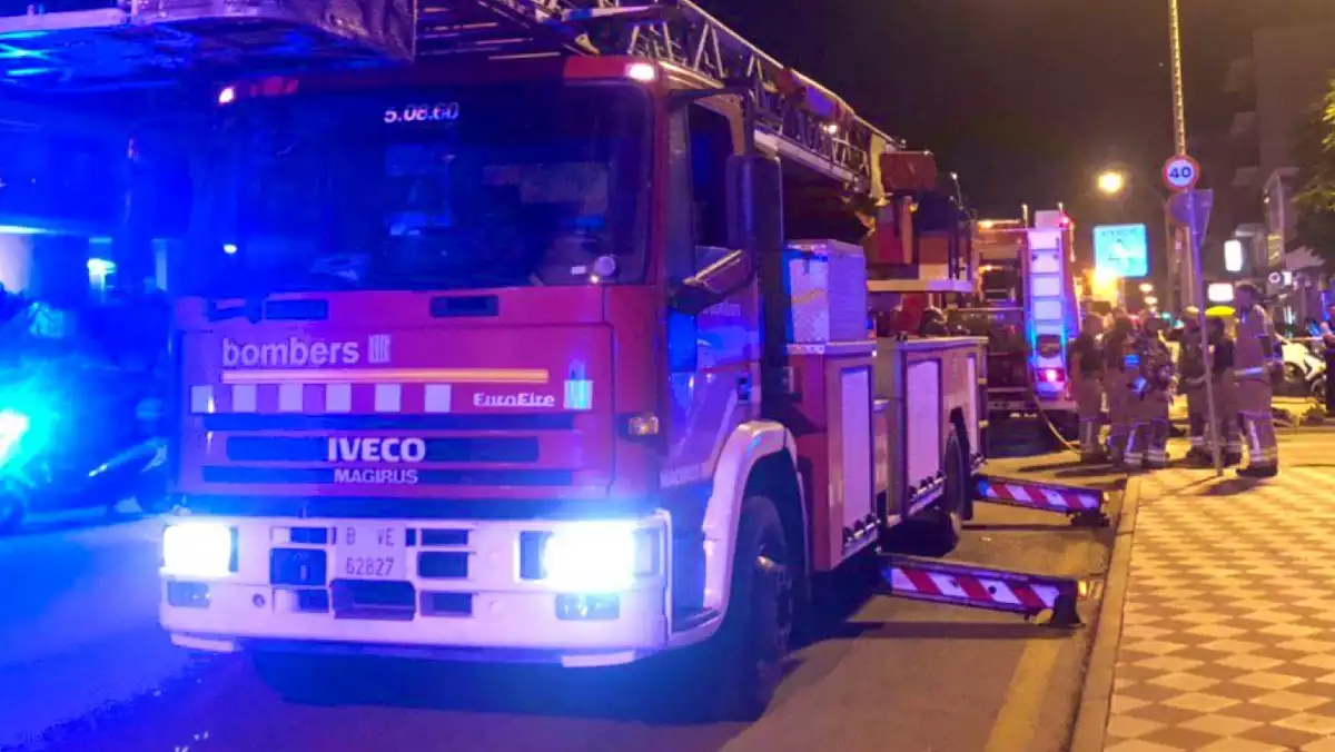 L'incendi ha obligat a mobilitzar sis dotacions dels Bombers de la Generalitat