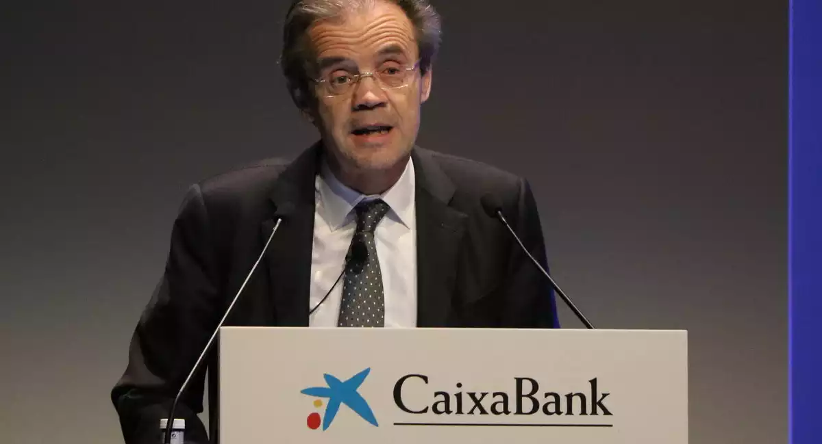 Pla mitjà del president de Caixabank, Jordi Gual