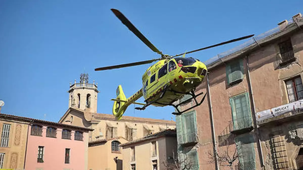 Helicòpter medicalitzat evacuant ferits a Centelles