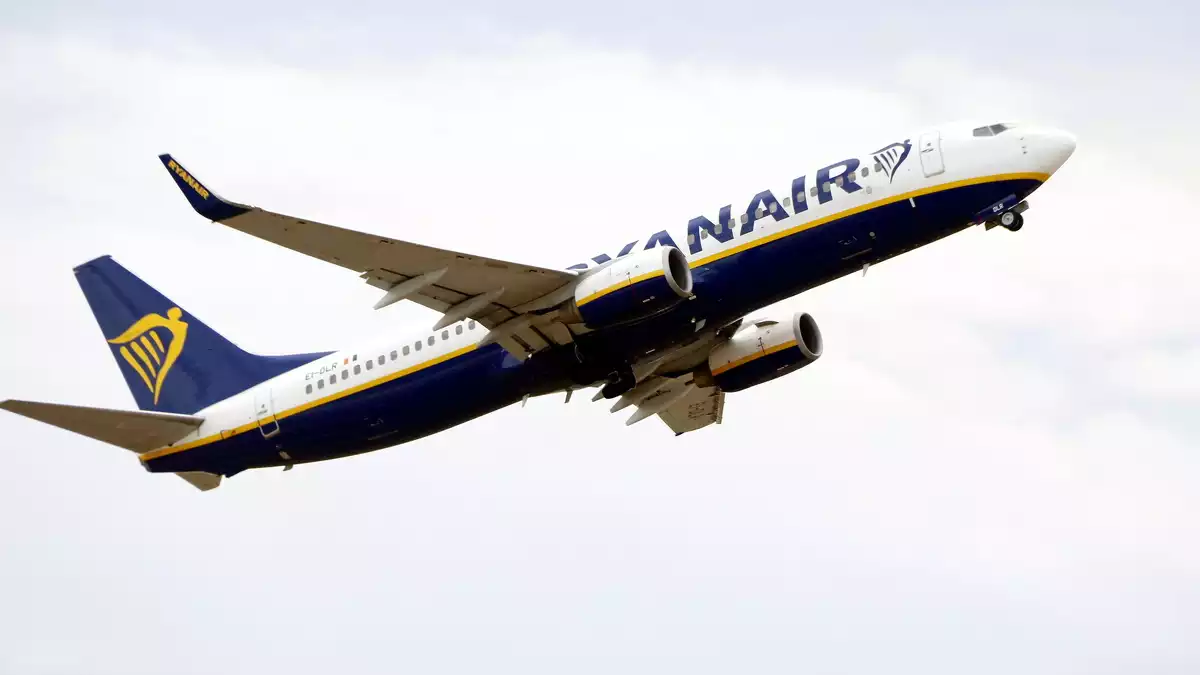 Els pilots de Ryanair a l'Estat convoquen vaga al setembre en protesta pel tancament de bases