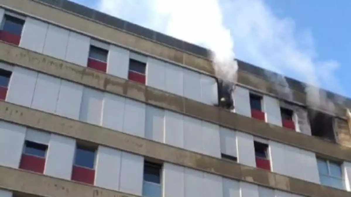 La forta explosió ha afectat l'última planta de l'edifici