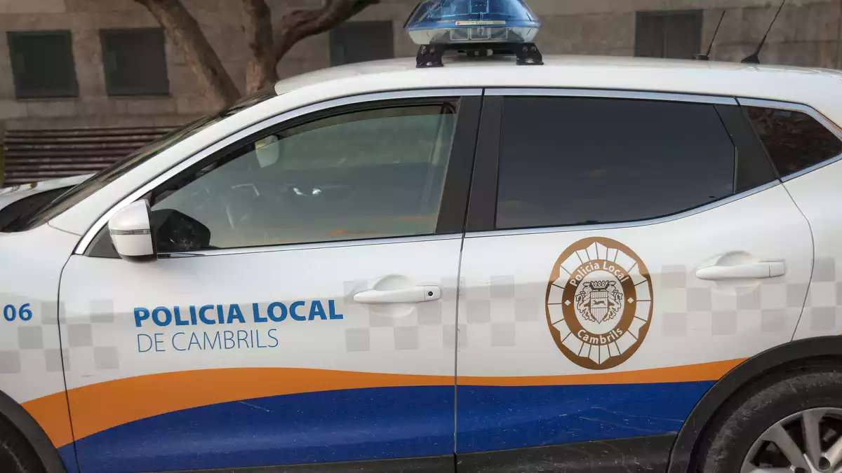 Imatge d'un vehicle de la Policia Local de Cambrils.