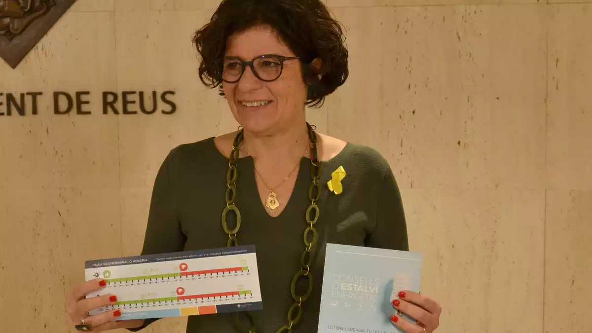 La regidora de Benestar Social de l'Ajuntament de Reus, Montserrat Vilella, en una roda de premsa