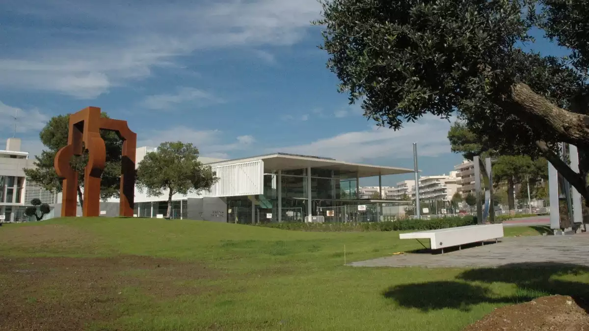 Imatge exterior del Teatre Auditori de Salou.