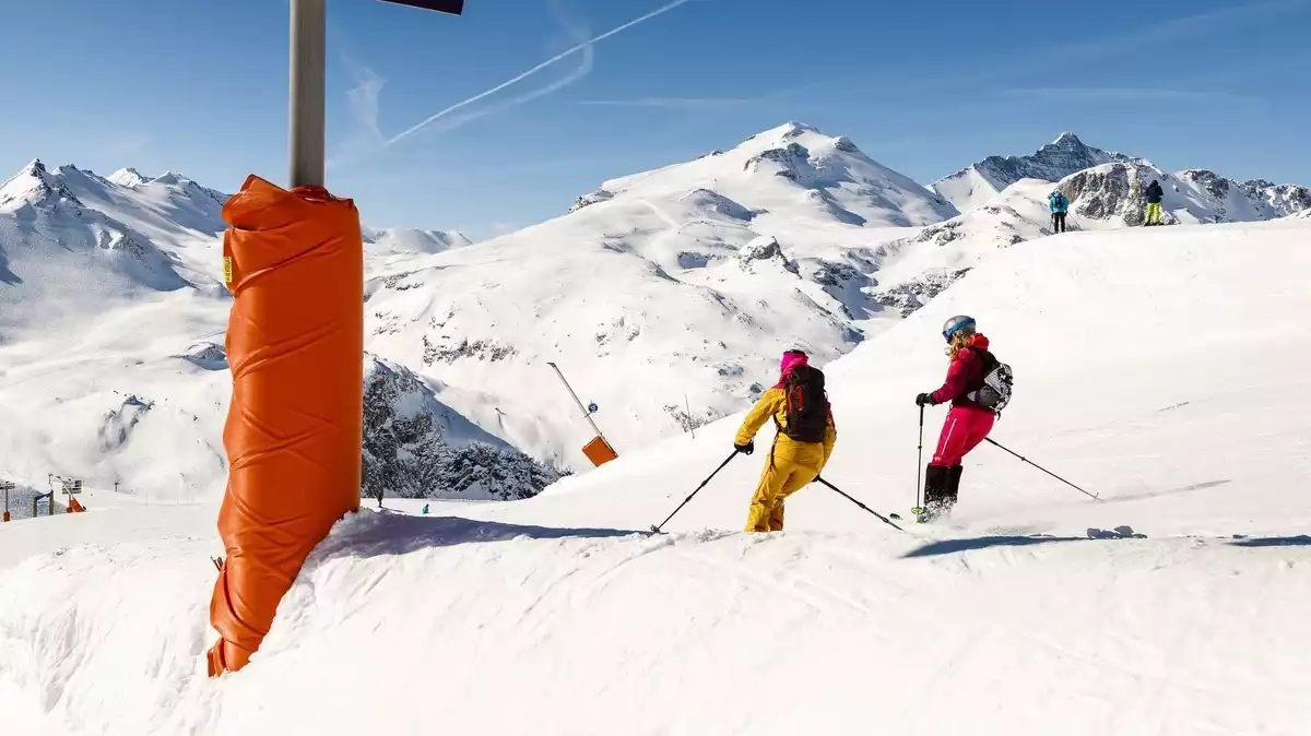 Gent fent esquí