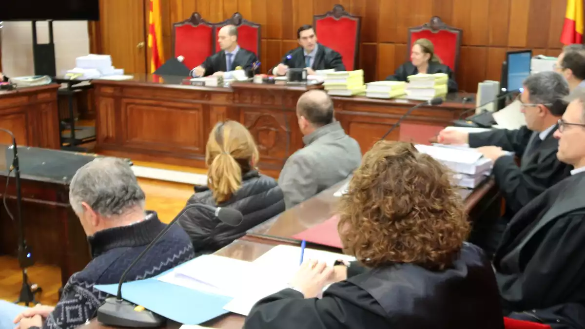Pla obert de l'Audiència de Tarragona, durant la sessió