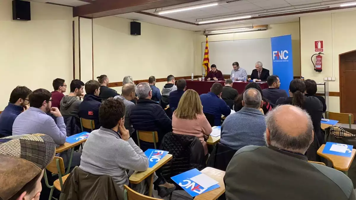 Imatge del mig centenar de persones que es van reunir a Tarragona, aquest dissabte 11 de gener, per conèixer l'ideari del Front Nacional de Catalunya