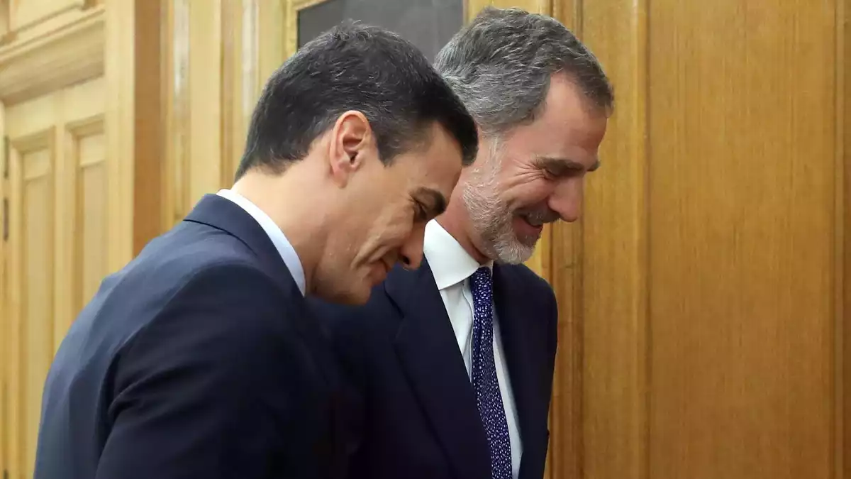 El rei Felip VI i Pedro Sánchez durant una reunió a la Zarzuela prèvia a la investidura (11-12-19)