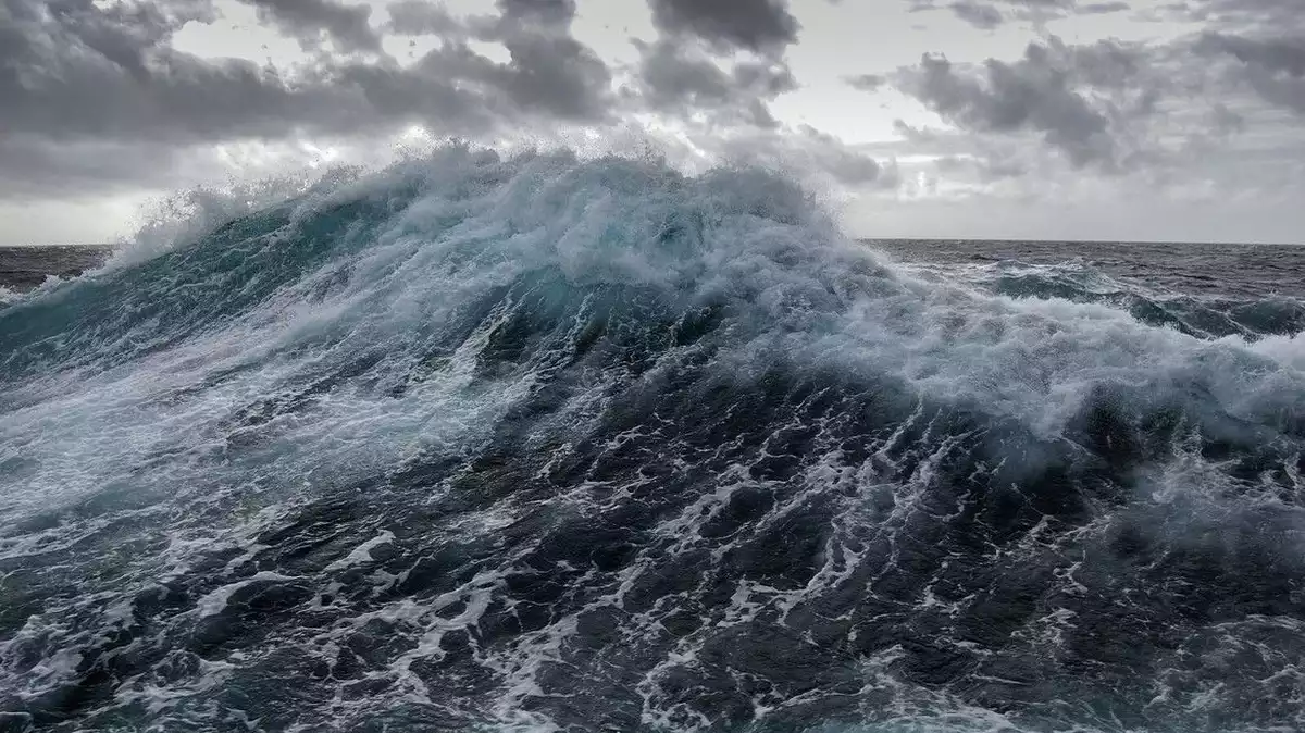 Imatge d'una onada molt gran