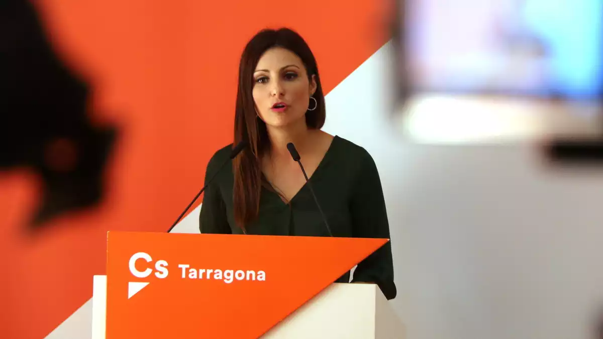 Imatge de la líder de Cs a Catalunya, Lorena Roldán, en roda de premsa des de Tarragona, avui dimarts