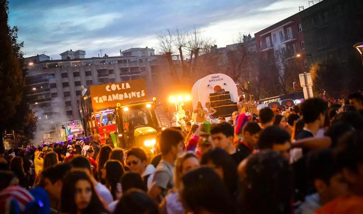 Les millors imatges de la Guerra del Confeti del Carnaval 2019 de Reus