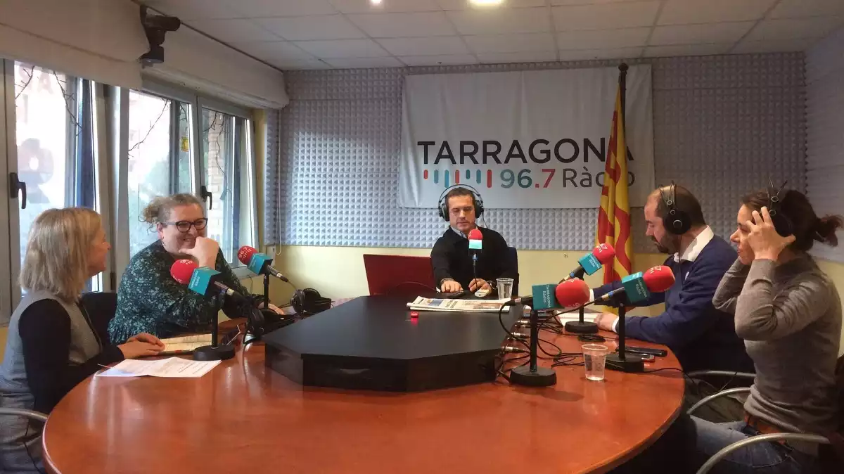 Imatge d'una tertúlia política de Tarragona Ràdio
