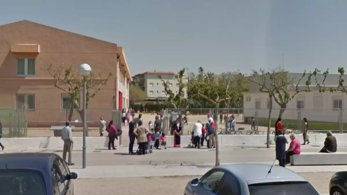 Imatge de l'exterior de l'Escola Cal·lípolis de la Pineda.