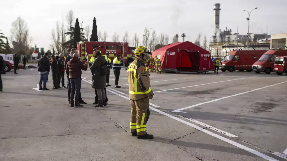 L'explosió i el dispositiu del greu accident químic a Tarragona en imatges