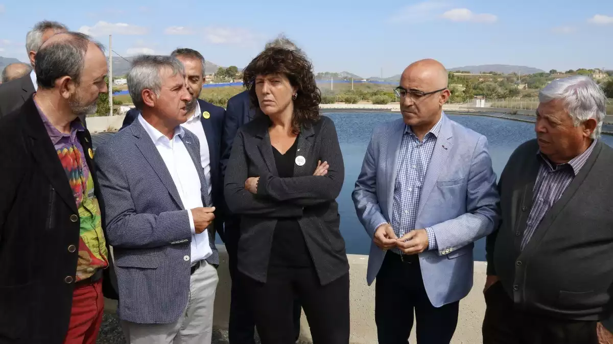 Consellera Teresa Jordà amb membres de la Comunitat de Regants de Valls