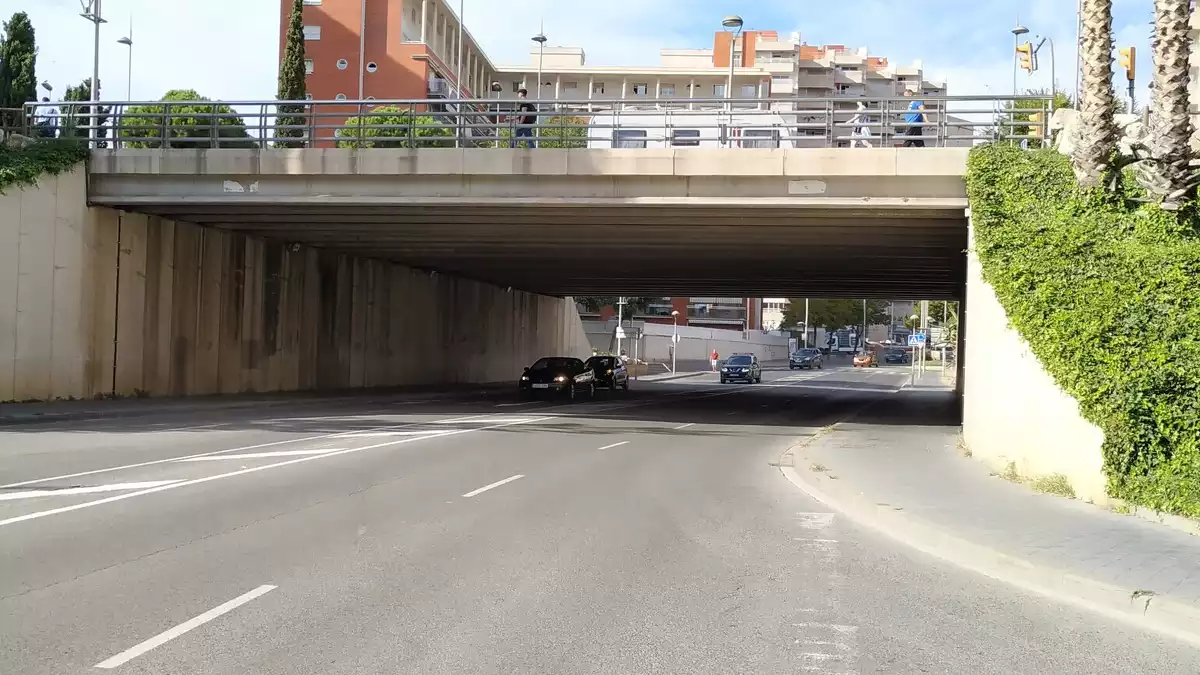 Les obres per millorar el pont de l'Avinguda Vidal i Barraquer costaran prop d'uns 50.000 euros.