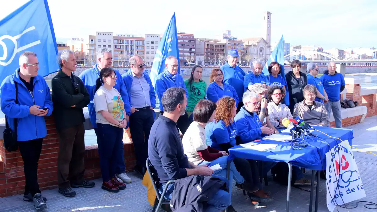 Pla general de la compareixença de representants de la PDE i entitats ecologistes a Tortosa
