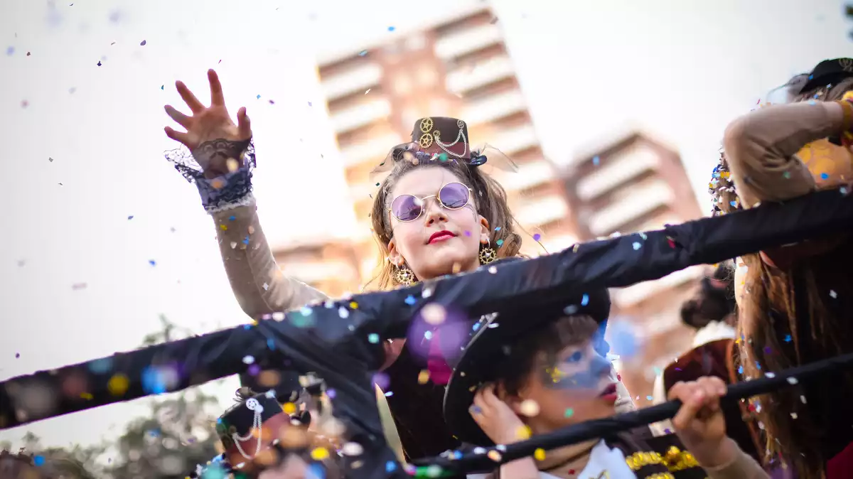 Imatge de la rua de lluïment del Carnaval de Reus 2020