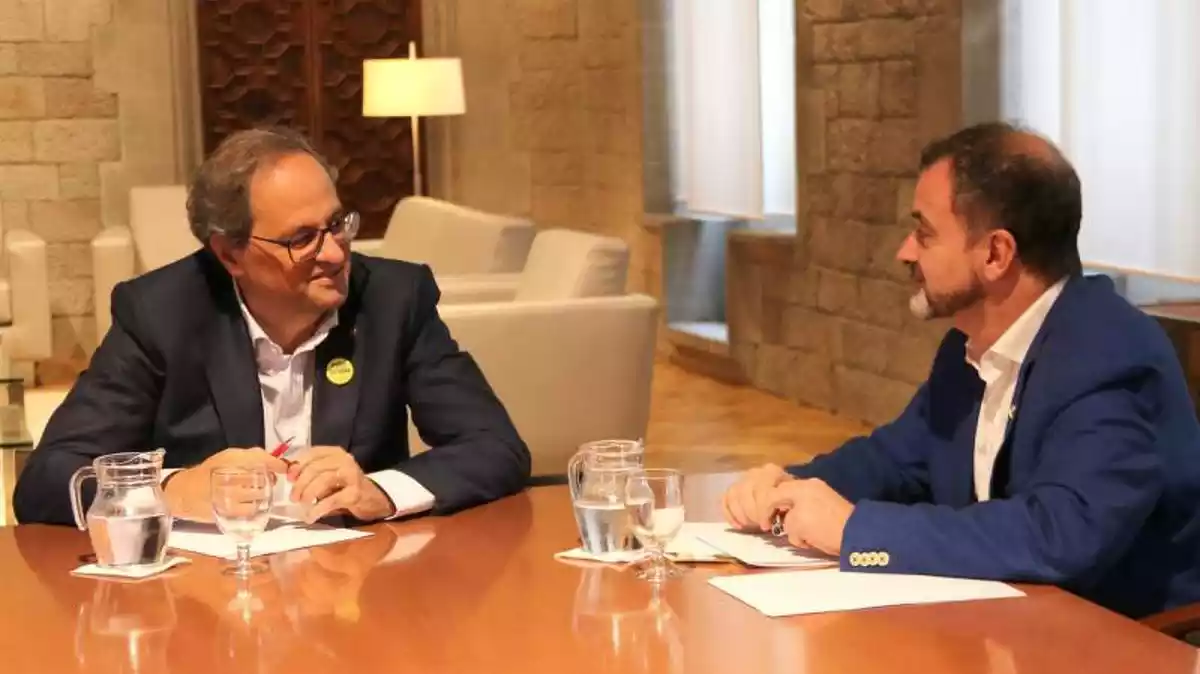 Quim Torra i Alfred Bosch en una reunió al Palau de la Generalitat.