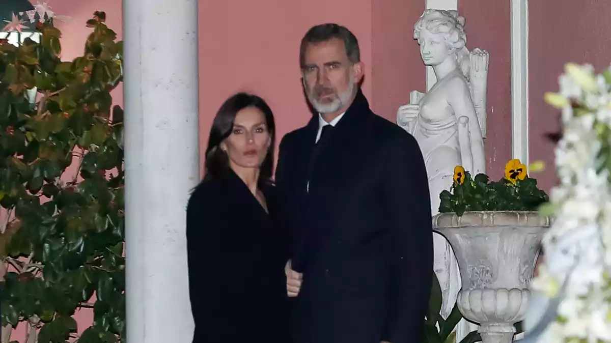 El rei Felip VI i la reina Letícia a la capella ardent de Pilar de Borbó (08-01-2020)
