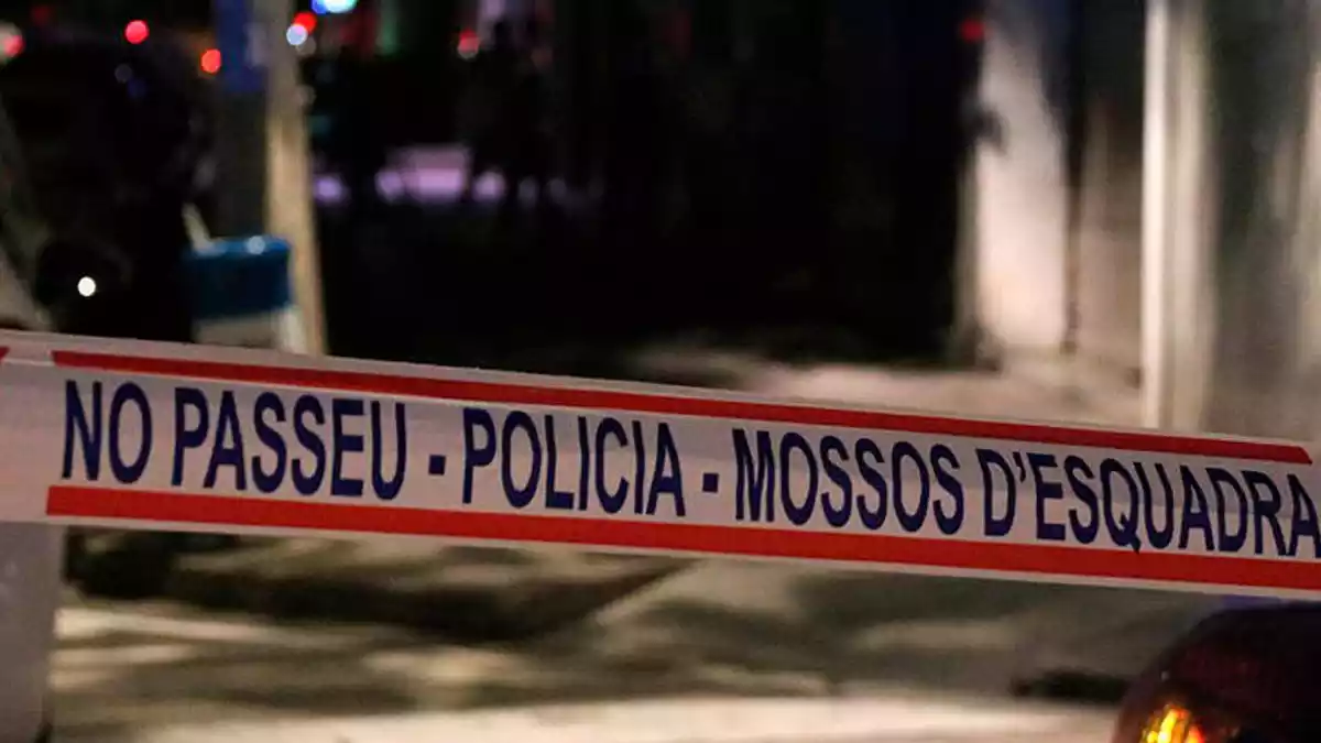 Cinta Mossos d'Esquadra 'No Passeu'