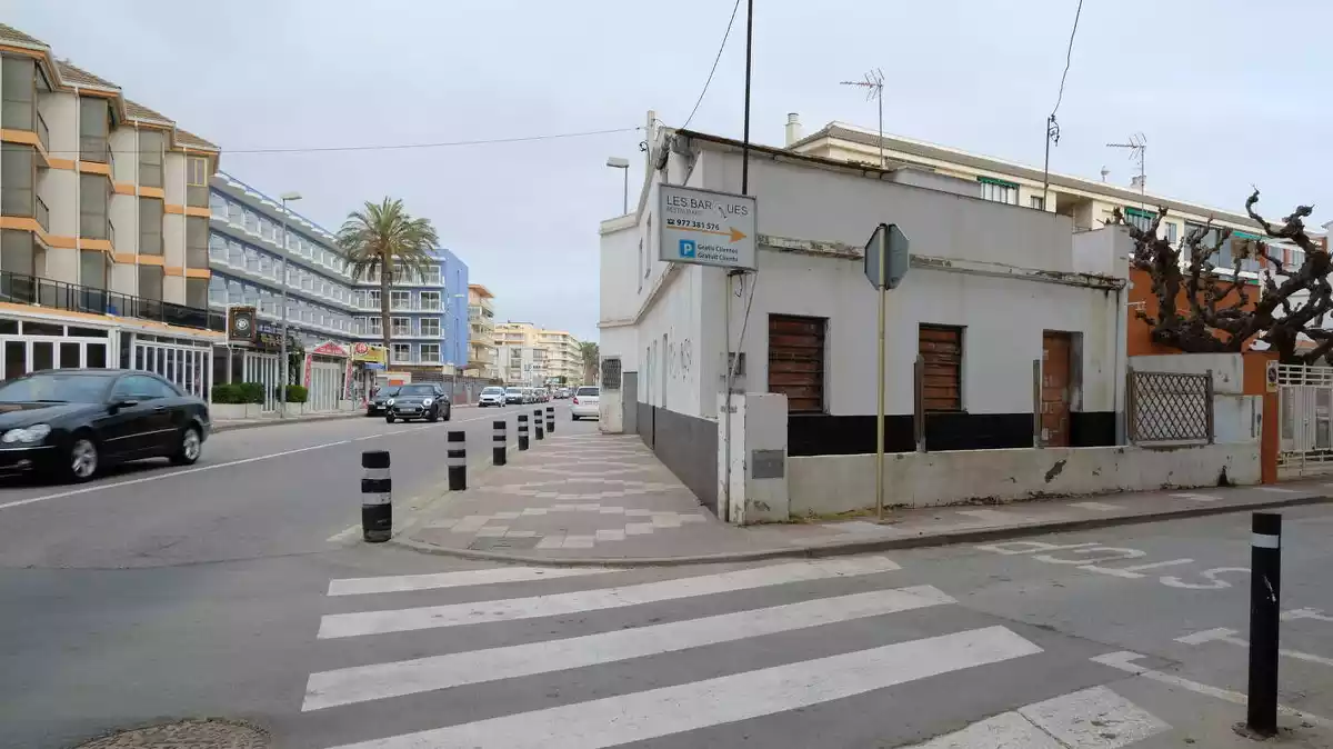 Imatge de la casa de l'avinguda de la Diputació, a Vilafortuny, que enderrocarà l'Ajuntament de Cambrils.