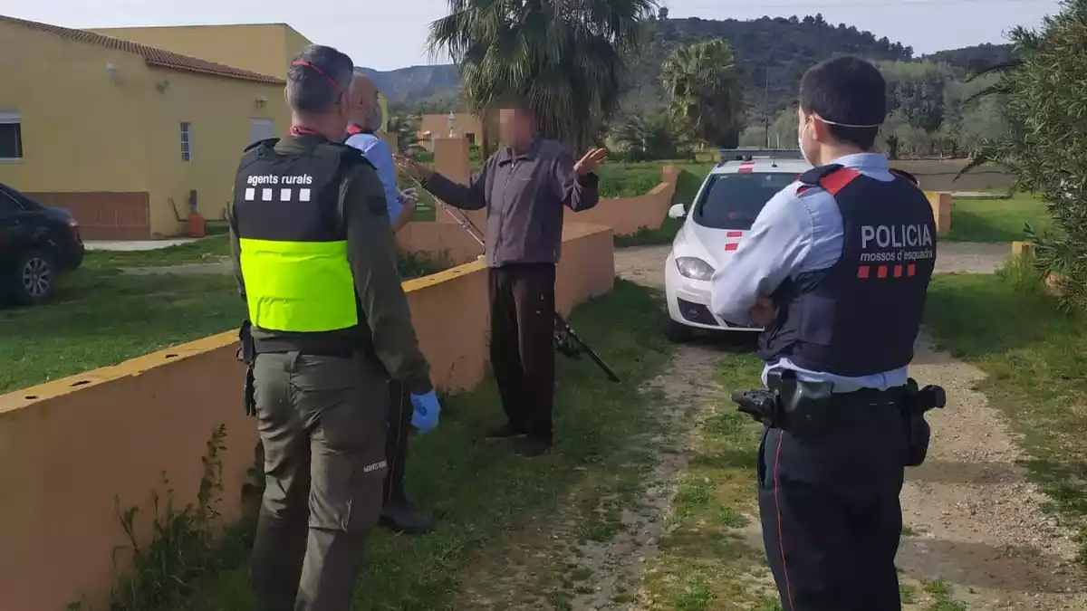 Els Agents Rurals detenen un home a les Terres de l'Ebre per saltar-se el confinament
