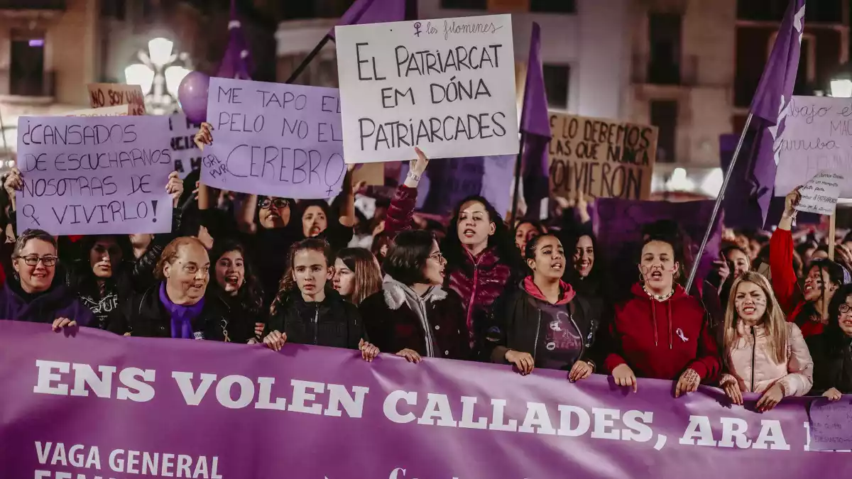 Les imatges de la manifestació feminista pel 8-M del 2019 a Tarragona