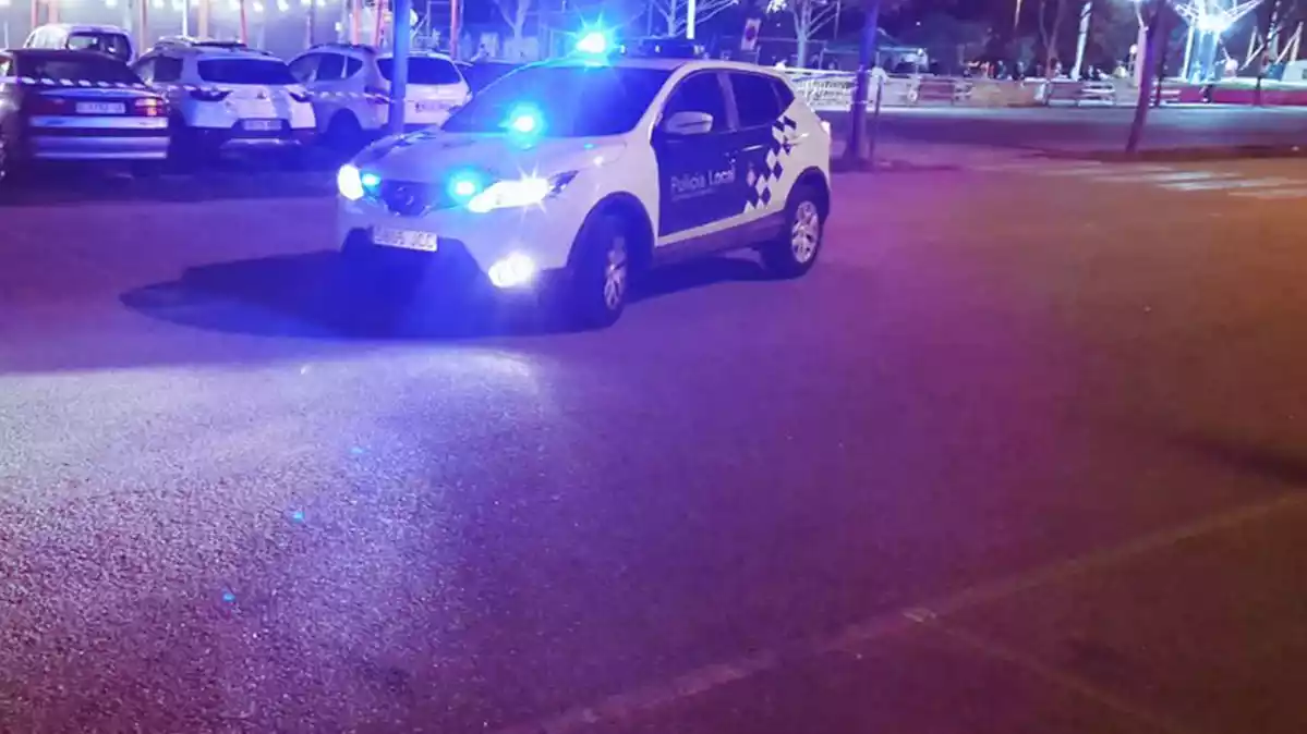 Cotxe de la Policia Local de Manresa actuant patrullant de nit