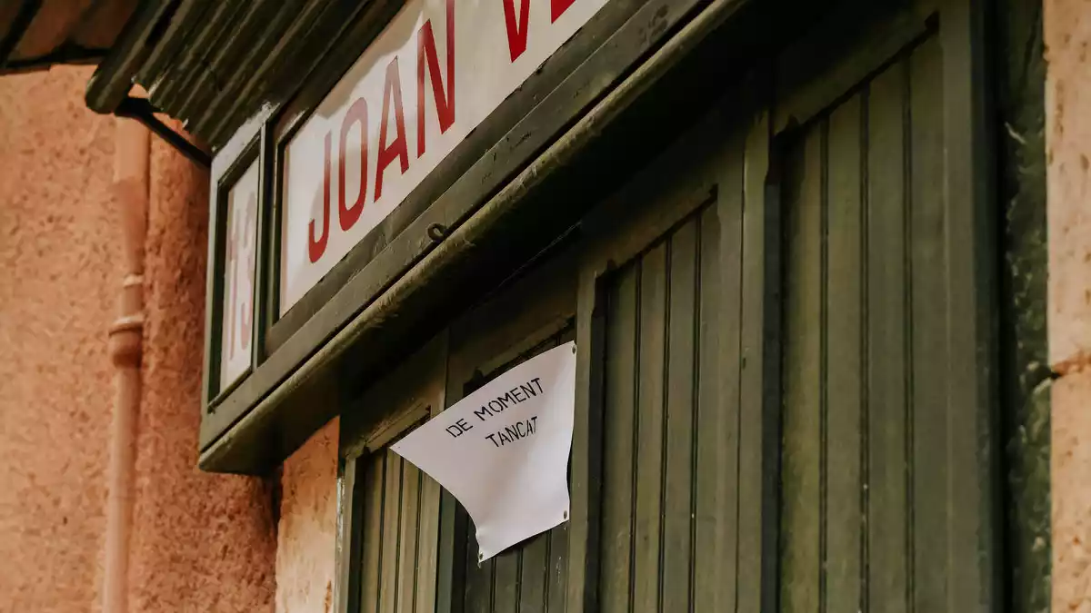 Una botiga de Reus tancada per l'estat d'alarma a Espanya