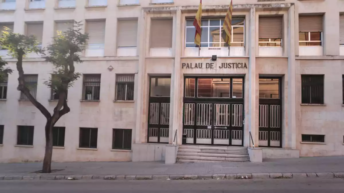 El Palau de Justícia de Tarragona se sotmetrà a una rehabilitació per consolidar l'estructura de l'edifici.