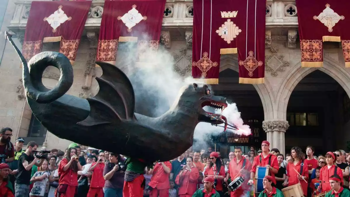 Imatge del Drac durant la Festa Major de Terrassa