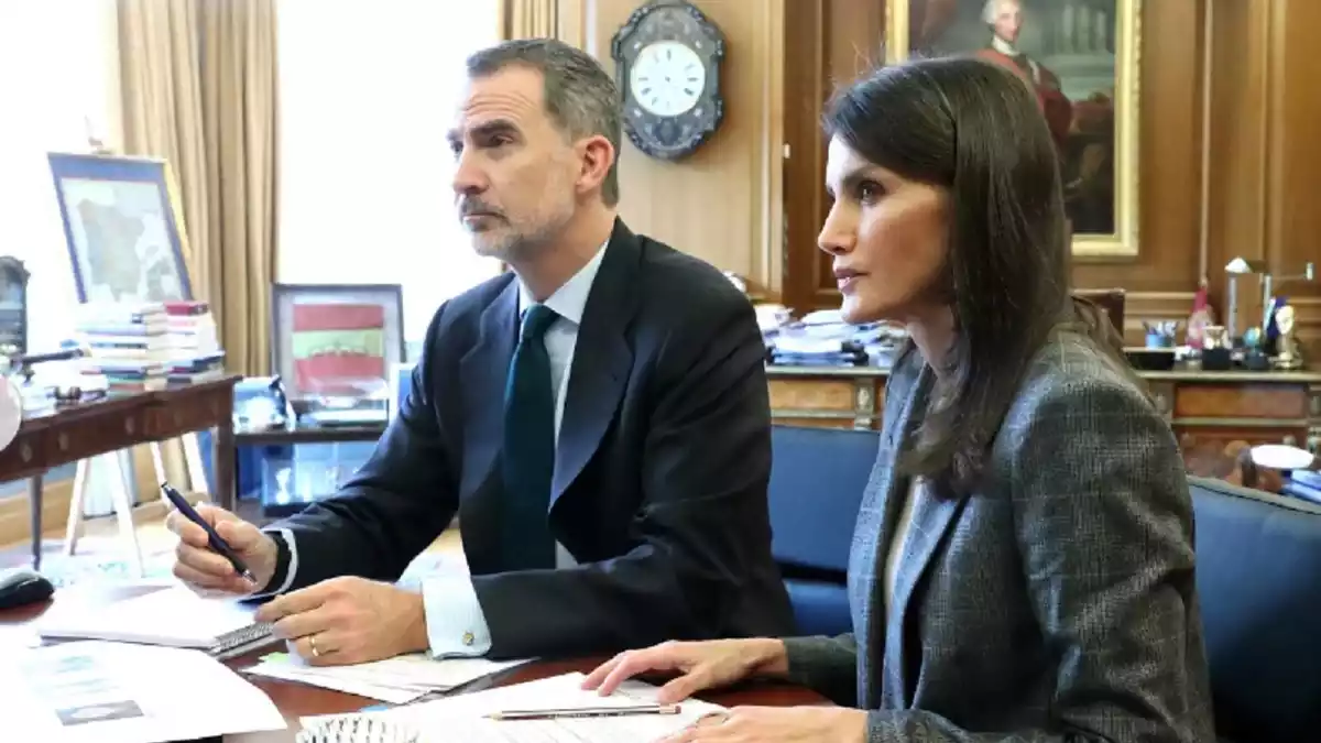 Don Felipe y Doña Letizia mantienen una videoconferencia con responsables de la Organización Mundial de la Salud. Palacio de la Zarzuela. Madrid 08/04/2020