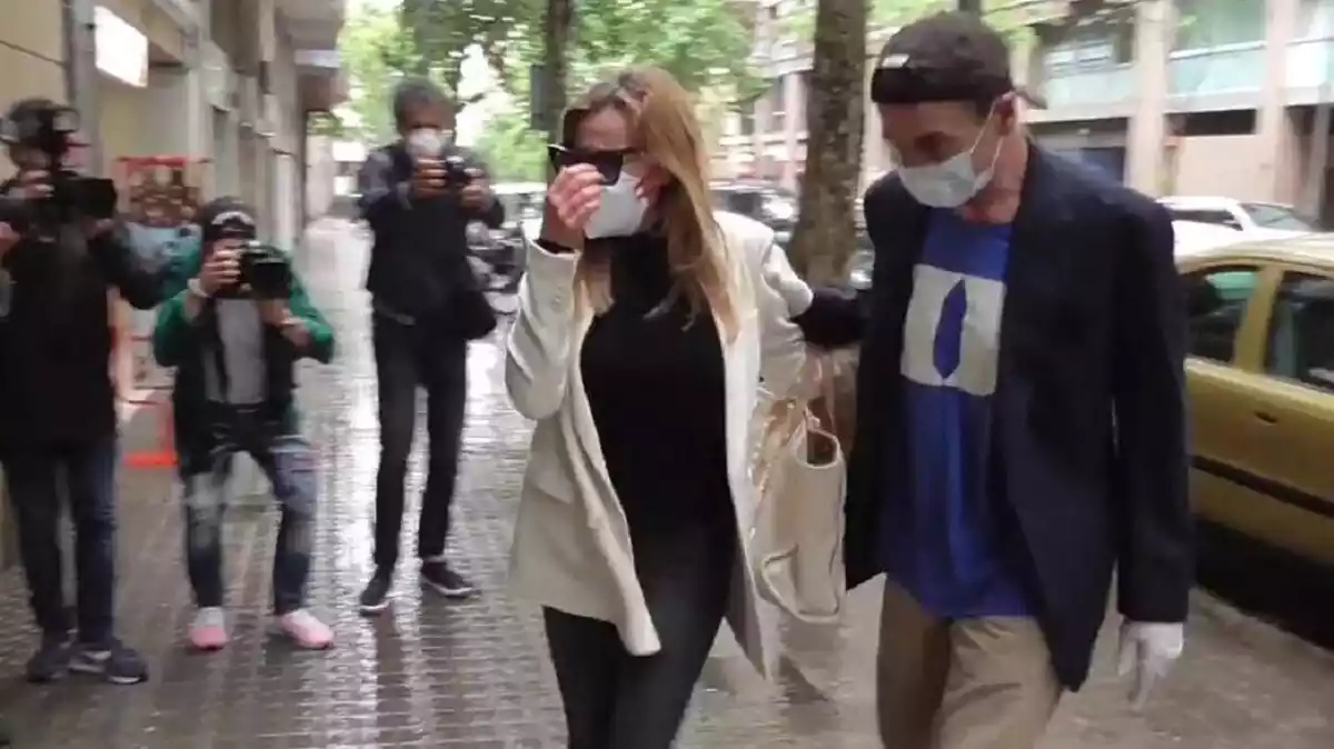Ana Obregón y Alessandro Lequio regresando del tanatorio tras la muerte de su hijo