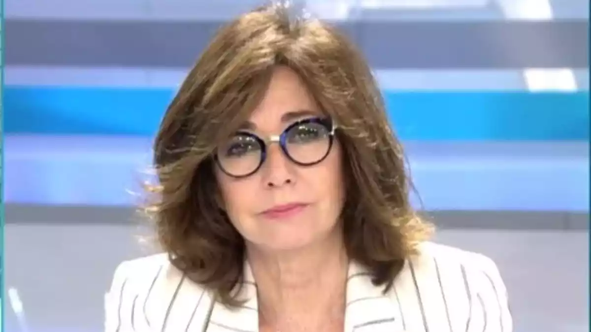 Ana Rosa Quintana durante la emisión de su programa, 'El Programa de Ana Rosa'.
