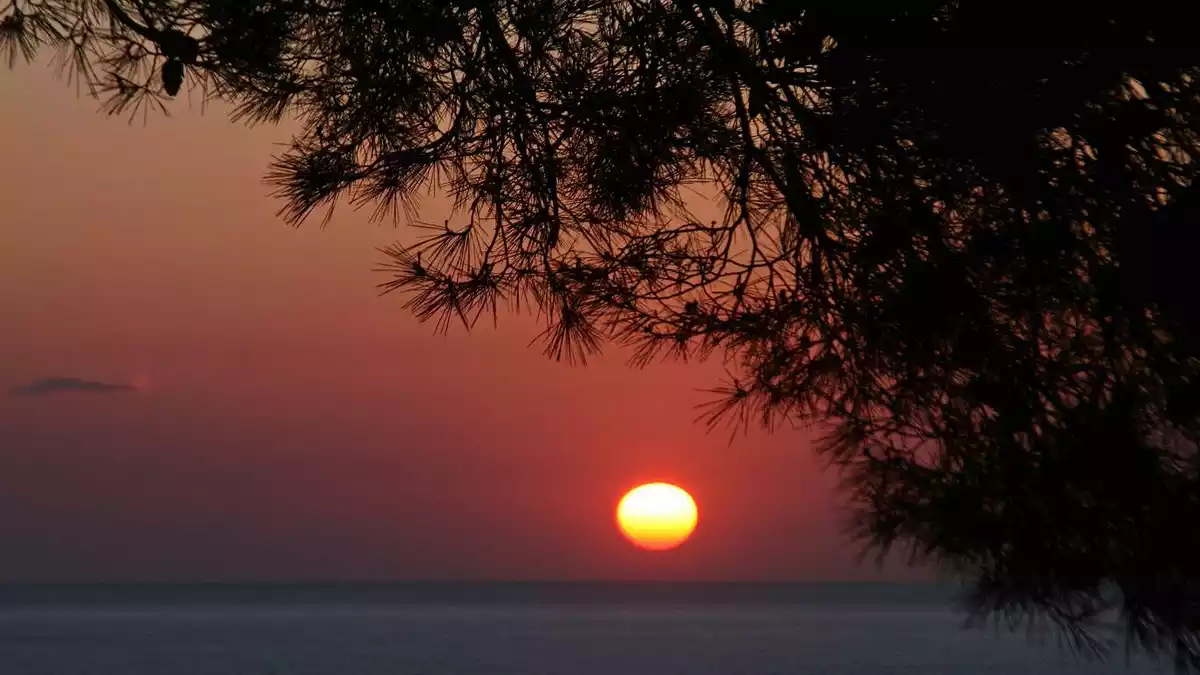 Imatge d'una sortida de sol a Tossa de Mar