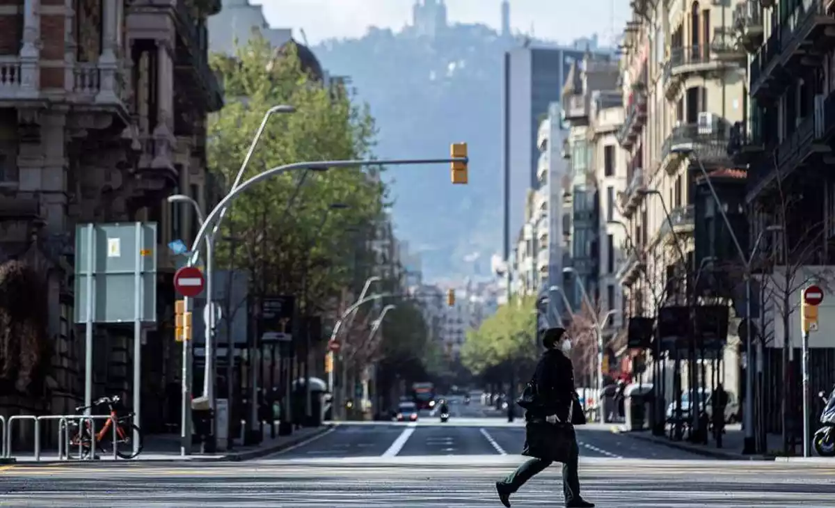 Imatge del centre de Barcelona buit pel confinament del coronavirus