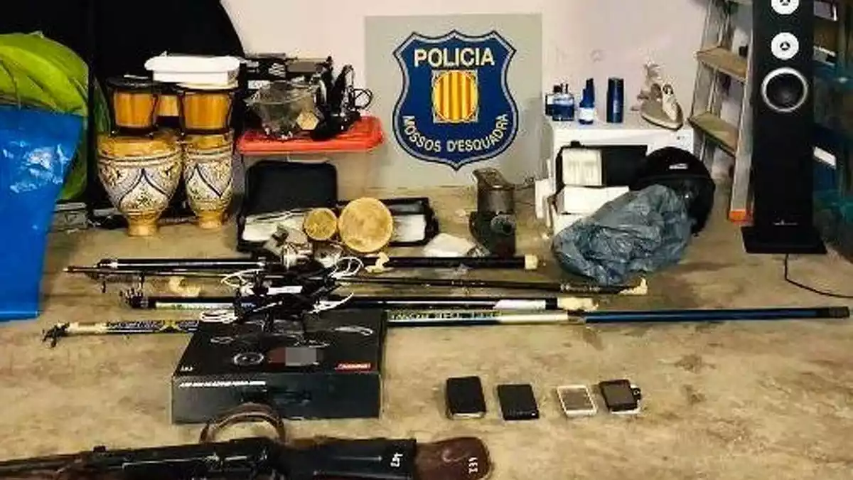 Els objectes recuperats pels Mossos d'Esquadra que havien estat robats a Cunit