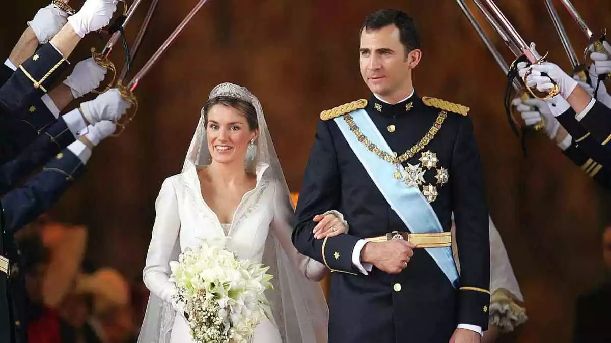 Felipe y Letizia en una imagen de archivo de su boda en 2004.