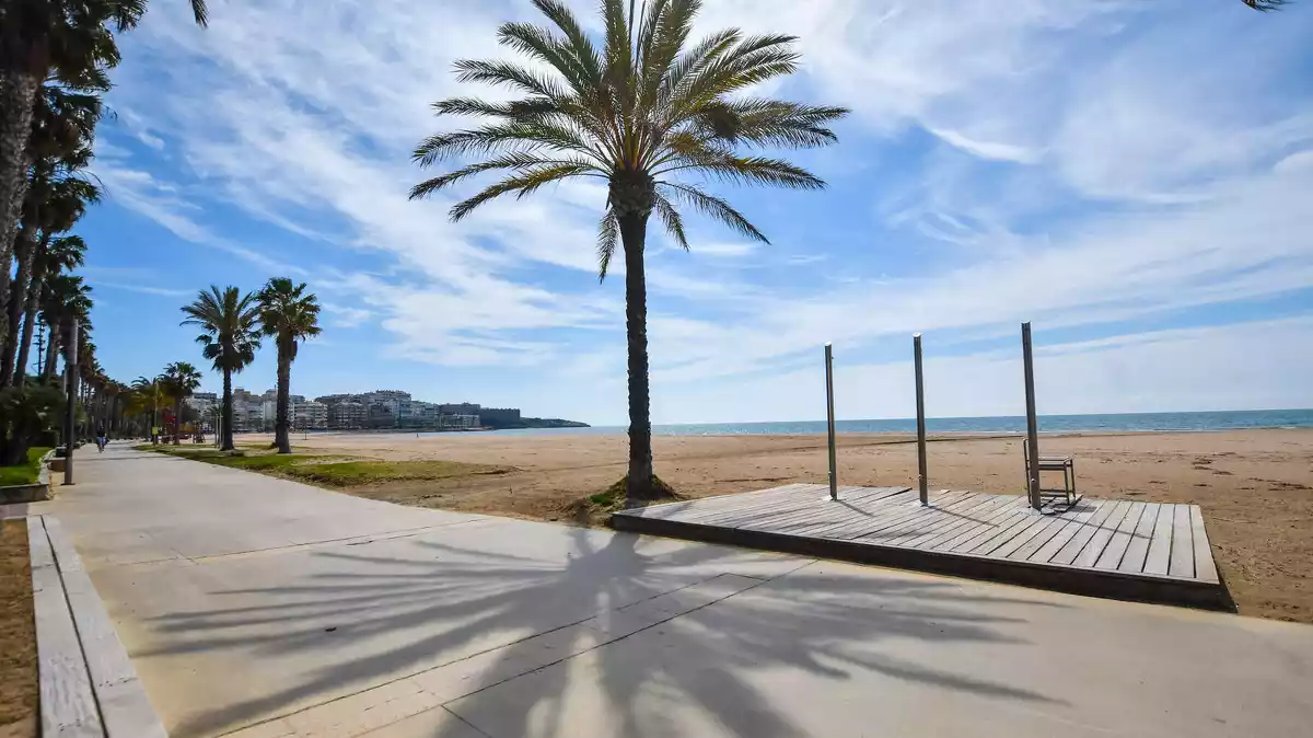 Platja de Llevant buida a Salou.