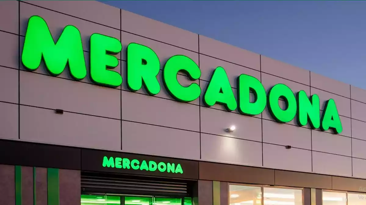 Fotografía del exterior de un Mercadona