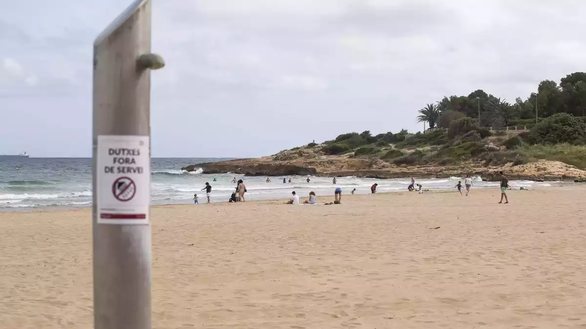 Pla general de la platja de l'Arrabassada de Tarragona el primer dia de fase 2