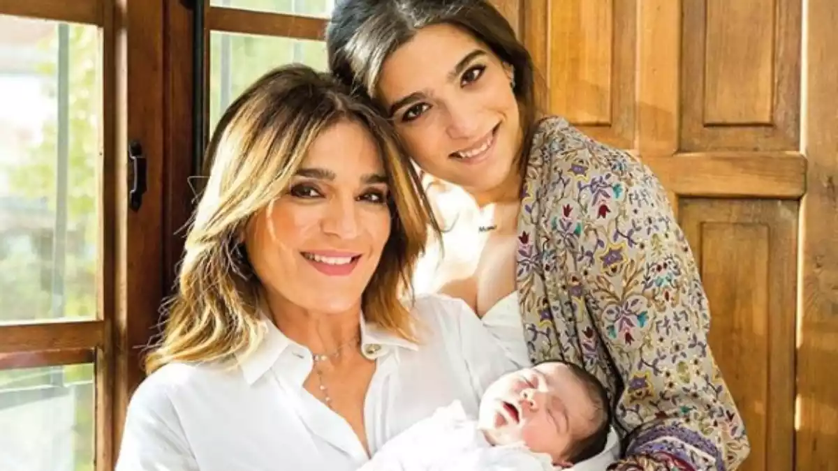 Raquel Bollo y su hija, Alma Cortés en una foto publicada en su cuenta de Instagram el 12 de febrero de 2020