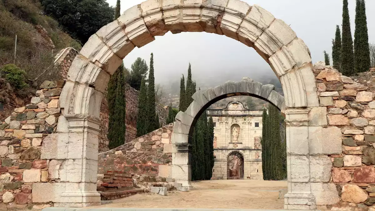 Pla general de l'accés principal a la Cartoixa d'Escaladei, a la Morera de Montsant (Priorat).