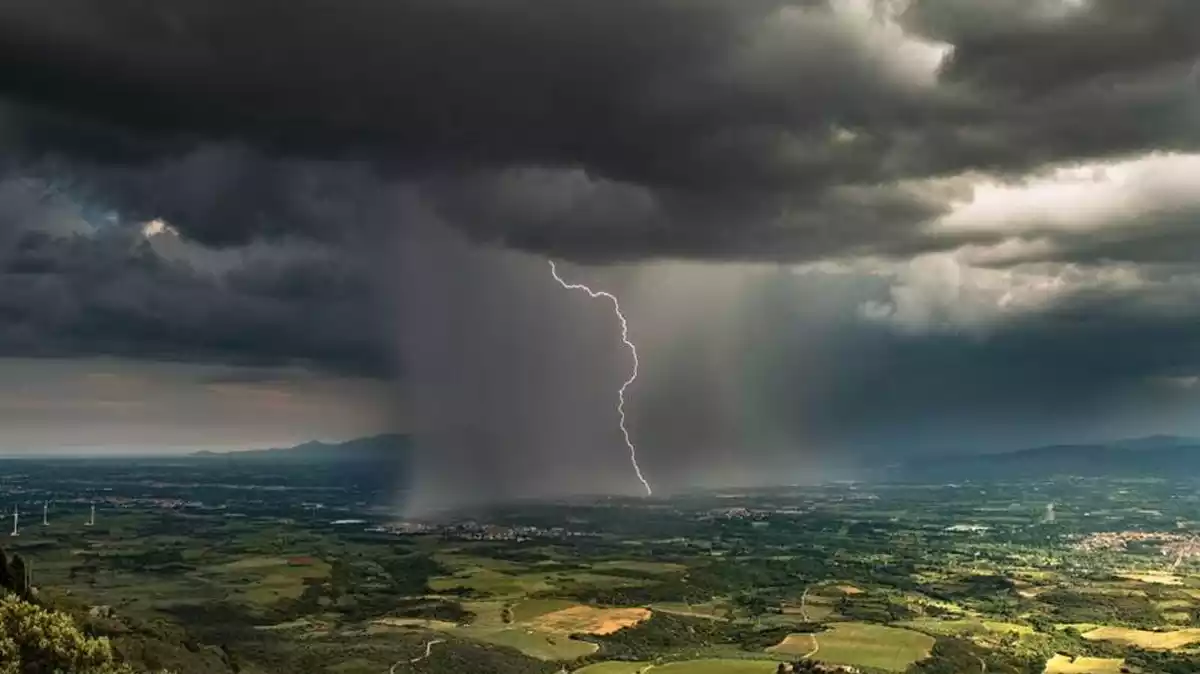 Imatge d'una tempesta de primavera al sud de França