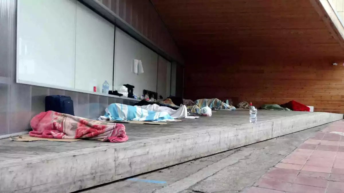 Temporers dormint als carrers de Lleida el 17 de maig del 2020
