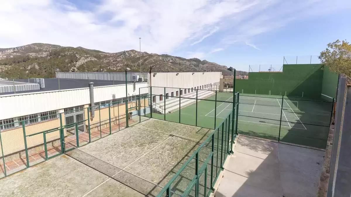 Imatge de les pistes de pàdel i tenis de Vandellòs i l'Hospitalet de l'Infant